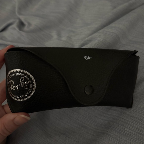 Ray-Ban Aviator Sunglasses - Picture 5 of 10